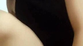 Mi vecino, ayúdame con la cama rota, dije, pero terminamos probándola con su rica verga clavada toda en mi conchita hasta sentirla dentro. Prt2 de orgasmo pov con latina vecina en doggystyle y misionero.