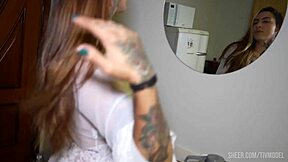 Krivuljasta brazilska ljubica z velikimi naravnimi joškami in sočnim ritkom vzame globoko nabijanje od ogromnega kurca v domači nastavitvi