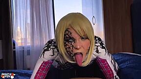 Anti-venom babe in cosplay does deepthroat sucking and missionary fucking with cum in mouth swallow