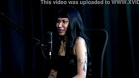 I can't believe this indigenous narcissistic mom spread her cosplay photos everywhere.