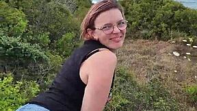 Petite MILF gives a homemade blowjob outdoors in nature during her trip to Chypre