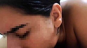 Novinha profissional demonstrates her skills in a detailed tutorial on oral techniques with enthusiasm