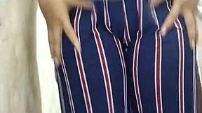 인도 여자 리야 타쿠르가 목욕하며 남친용 비디오 찍어 야한 섹스!