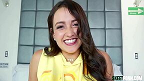 i love cameron bell's latina ass on colombian streets