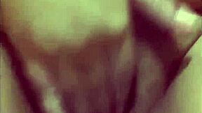 Me masturbo con el video de una señora con marido