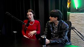 Curtia Se Exibir Bem Novinha A Pandemia Lançou Mulheres No Pornô Contou Pra Mãe E Quando Vendeu Seu Primeiro Nude - Yastrixx Watch On Sheer Red