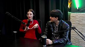 Curtia Se Exibir Bem Novinha A Pandemia Lançou Mulheres No Pornô Contou Pra Mãe E Quando Vendeu Seu Primeiro Nude - Yastrixx Watch On Sheer Red