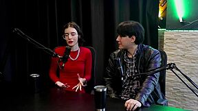 Curtia Se Exibir Bem Novinha A Pandemia Lançou Mulheres No Pornô Contou Pra Mãe E Quando Vendeu Seu Primeiro Nude - Yastrixx Watch On Sheer Red