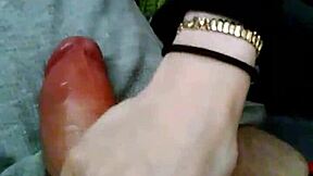 Another awesome handjob ends happily 😉