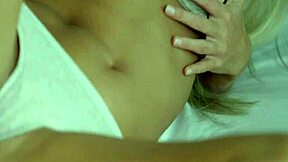 Solo chick fingers her nice hole gently