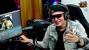 binho ted brought two hot girls to the podcast, they stripped right away, que del�cia with their big asses and tits