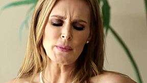 Busty Stepmom Gets Oral Pleasure From Stepdaughter In Lesbian Scene