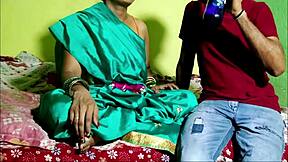 पड़ोस वाली नवेली मैरिड भोजाई को चोदा हिंदी में with fireecouple in homemade creampie 😏