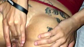 Pau na garganta da morena gostosa