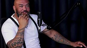 Sweet Karolzinha's Tiny Bits Revealed - Model Tips For Women And Mom Chat On Sheer Red!