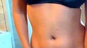 JOVENCITA CACHONDA SE MASTURBA CON TOYS EN SU PUSY!