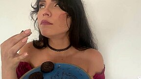 Stepbro, rub cream on my juicy cookies? - hot taboo fun