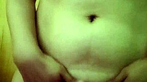 me masturbando mi concha peluda deseando tu verga gruesa y dura adentro