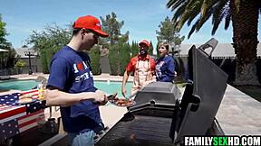 stepdaughter threesome with stepdad on 4th of july 😲👨‍👧