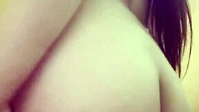 me masturbando mi concha peluda deseando tu verga gruesa y dura adentro