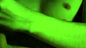 Atractivo joven de 23 se masturba intensamente