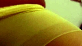 I can't resist seducing him in my yellow pantyhose 😏👣💋