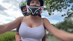 mi madrastra me recoge despues de la uni y... ay que rico