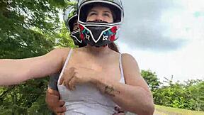 mi madrastra me recoge despues de la uni y... ay que rico