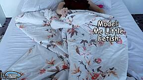 Stepsister masturbates wet pussy unaware peeping stepbro watches her morning orgasm