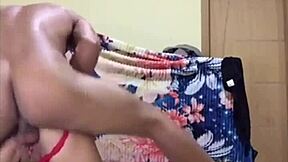 Eu acabei fodendo minha colega de quarto minúscula buceta rosa esguichou no pau!