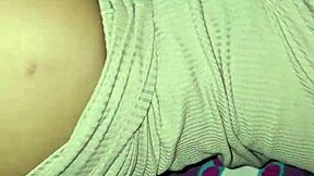 I masturbate right in front of my latina milf friend and she gets so turned on 😈🍆💦