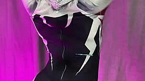 Gwen Stacy Swallows Huge Cumshot In Kinky Cosplay Blowjob