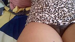 hijastra caliente gimiendo fuerte en cama del padrastro