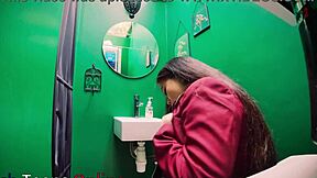 student gulps stranger cock at gloryhole booth