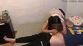 padrastro llena el culo de su jovencita perfecta