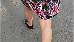 Madura tetona busca acción callejera con joven estudiante cachondo