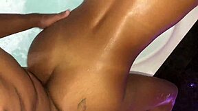 comendo minha vizinha gostosa na hidromassagem 🍑💦😍