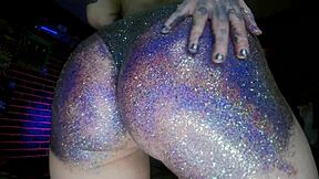 Curvy Big Ass Oiled Massage With Tattoo Glitter Fetish!