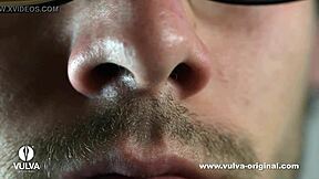 smells so sexy like a virgin pussy waiting!