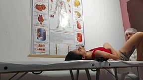 ginecologista fingers ass fucks juicy brazilian big ass pussy patient