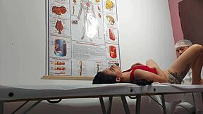 ginecologista fingers ass fucks juicy brazilian big ass pussy patient