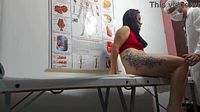 ginecologista fingers ass fucks juicy brazilian big ass pussy patient