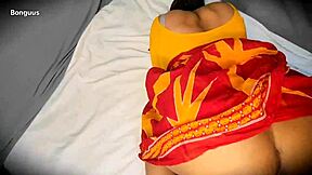 Indian bhabhi bends in saree for delivery boy's creampie doggy fuck