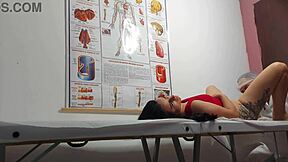 ginecologista fingers ass fucks juicy brazilian big ass pussy patient