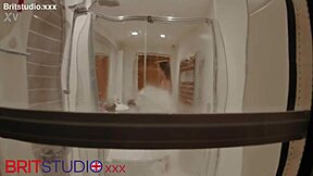 watching plump neighbor shower gets me dripping wet