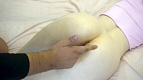 first timer babe inserts buttplug then takes deep anal fingering stretch