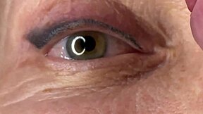 mature milf took huge facecum load right on her eye