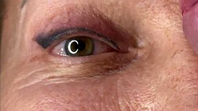 mature milf took huge facecum load right on her eye