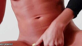 sporty teen shorts drop for juicy dildo cum ride