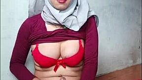 Hijab Shemale Bounces Ass On Dildo Until Explosive Cumshot